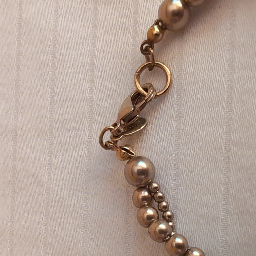 Elegant White and Gold Tone Vintage Beaded Bracelet Set - Picture 5 of 5